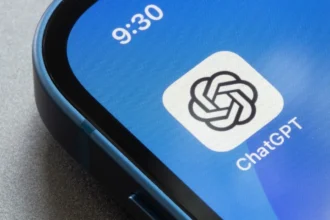 ChatGPT app users reach 1 billion monthly active users with OpenAI app growth and AI competition graphics